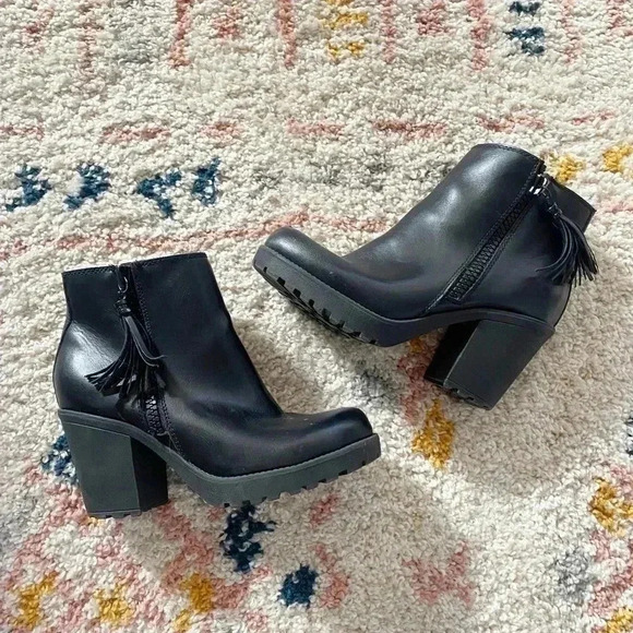 Madden Girl platform heeled booties 8 - Picture 1 of 5